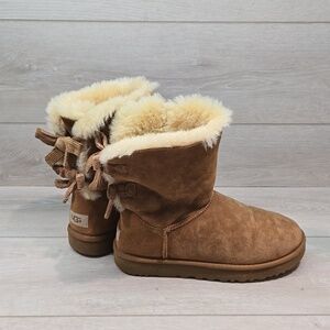 Ugg Australia Women Suede Ankle Sheepskin Bow Boots shoes sz 9